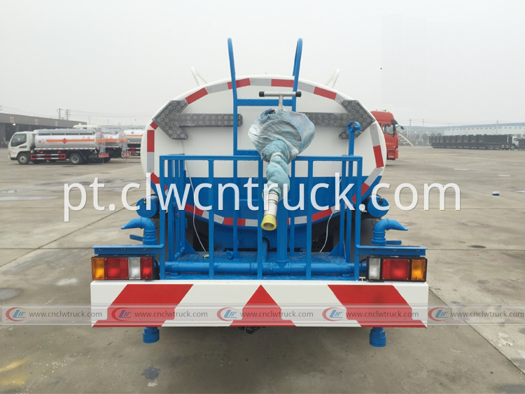 water spraying truck 2